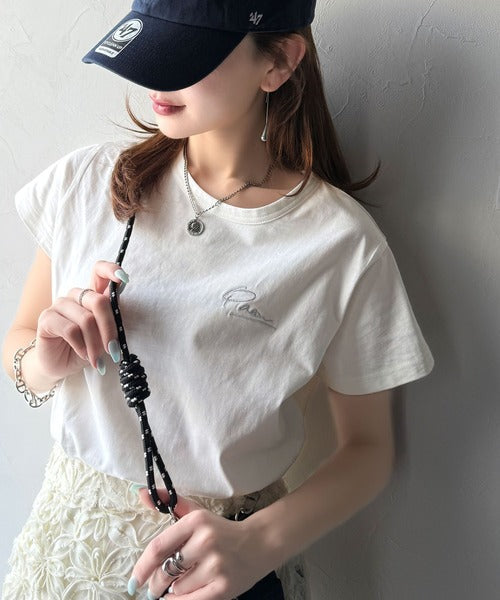 【sustaina+】こなれ感たっぷり。オーガニックコットン100％胸元PAEAN刺繍Tシャツ(半袖) ce1260401