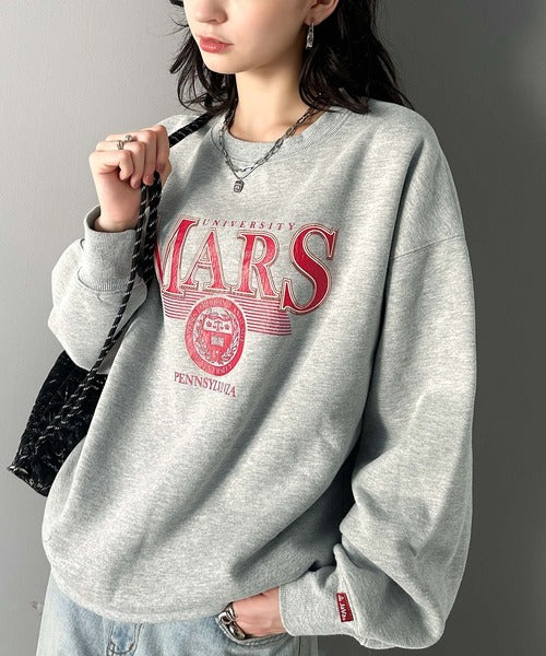 《Javaジャバコラボ》大人カジュアルスタイルに。カレッジロゴクラックプリント裏起毛スウェット jv1330003