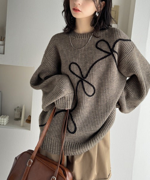【mily bilet】ほどよい甘さで存在感漂う♪リボンコード刺繍畦編みニットプルオーバーニット mi1149063