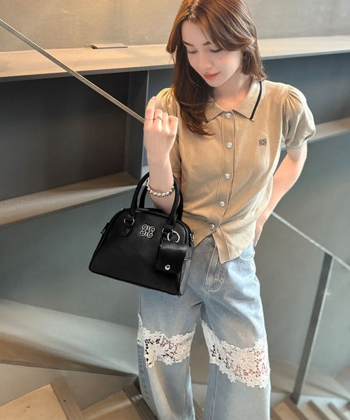 【mily bilet】いつでも、どんなスタイルにもちょうどいい♪ロゴプレート使いラウンドミニボストンバッグ mi1179056