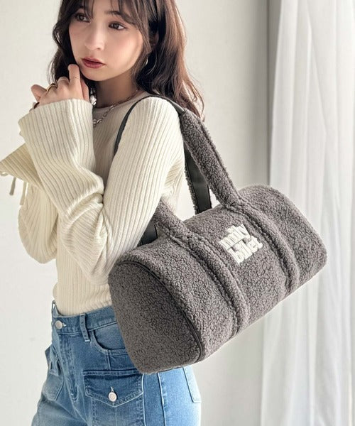 【mily bilet】ふわもこ感がたまらない主役バッグ♪ロゴ刺繍ボアボストンバッグ mi1179067