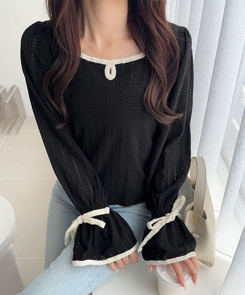 【mily bilet】華やかさと上品さを兼ね備えたデザインが個性的。ストライプレースキャンディースリーブリボン付きプルオーバー（長袖） mi1019104
