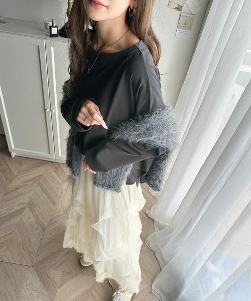 女性らしさ漂う、大人シンプル。シルケット風ボートネックロンTee ce1050246