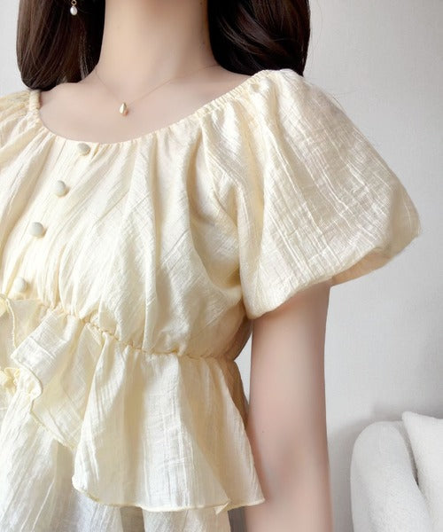 【mily bilet】肩見せで、夏のムードをひとさじ。オフショル２Wayフリルペプラムシアーブラウス（半袖） mi1329079