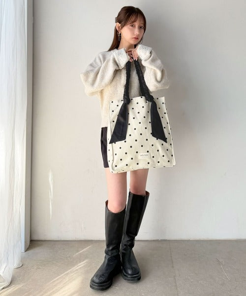 【mily bilet】こんなの待ってた！毎日のお供にも、推し活にも♪ドット柄サテンシュシュハンドルトート mi1079003