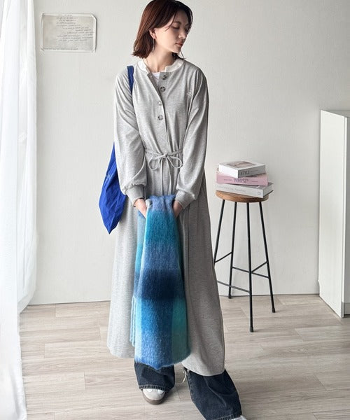 大人リラクシーで抜け感を。胸刺繍配色デザインヘンリーネックロングワンピース（長袖） ce1020323