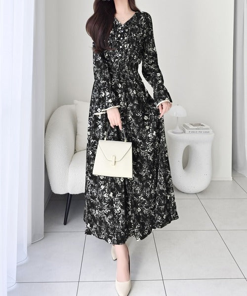 【mily bilet】着るだけで華やぐ、大人可愛い花柄ワンピース。キャンディスリーブプリーツワンピース (ロング丈) mi1139120