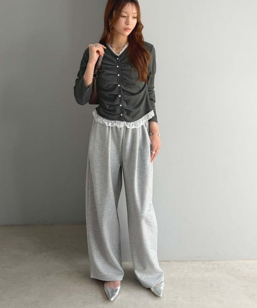【mily bilet】レース×ギャザー×パールボタンで甘さをぎゅっと。テレコレース前立てトップス（長袖） mi1359077