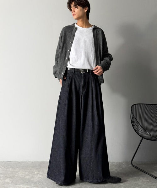 【Classical Origin】「贅沢シルエット。」3タックワイドデニムスラックス／Triple-Tuck Wide Denim Trousers co0900001