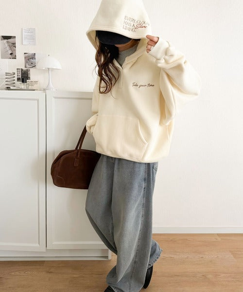 ふわっとあったか、秋冬の“欲しい”をぎゅっと♪刺繍デザインスキッパー衿フリースパーカー ce1020395