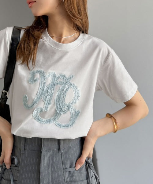 【mily bilet】1枚でサマになる。レースの透け感と光沢が魅力のレースワッペンTシャツ（半袖） mi1029185