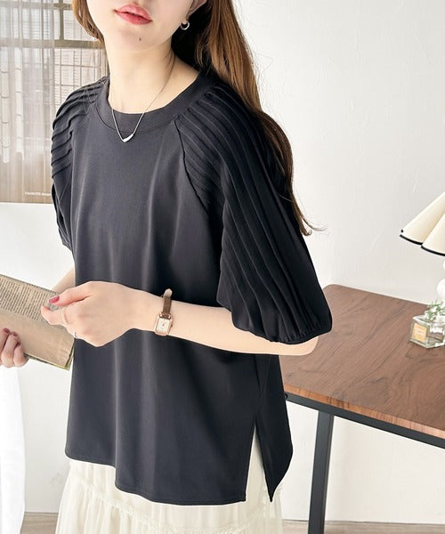 カジュアルな中にも上品さを。綿100%　袖山タックラグラン半袖Tシャツ ce1300007