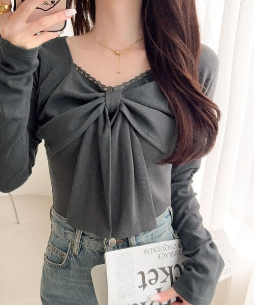【mily bilet】一枚でときめく、主役級ビッグリボン×繊細レースで大人ガーリーに♪リボンレーストップス（長袖） mi1019160