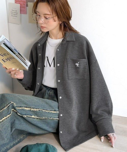 《JaVaジャバコラボ》サッと羽織って即サマになる！胸元刺繍ダンボール素材シャツジャケット jv1010558