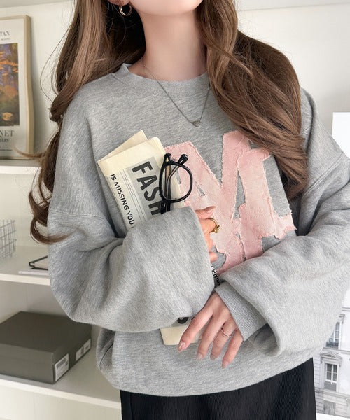 【mily bilet】ラフなシルエットに、遊び心をプラス。デニムフリンジワッペン使い裏毛スウェット(長袖)(ドットあり) mi1329132
