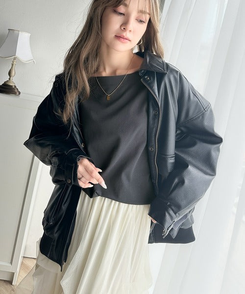 女性らしさ漂う、大人シンプル。シルケット風ボートネックロンTee ce1050246