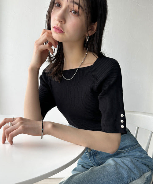 着心地抜群で夏も快適に！スクエアネック袖ボタンハーフスリーブリブニット ce1020233