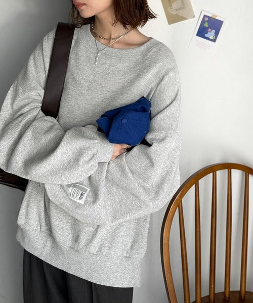 《JaVaジャバコラボ》リラクシーに着こなす、オンナっぽカジュアル！裏起毛ワイドネックビックスウェット jv1050329