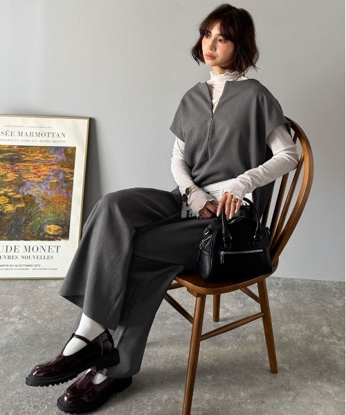 シンプルだけど、襟元に大人の抜け感。ハーフジップオールインワン ce1010499