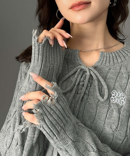 【mily bilet】大人カジュアルかわいい。レースアップデザイン胸刺繍ケーブルダメージニット mi1029084