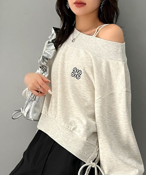 【mily bilet】大人肌見せヘルシースタイル。サイドレースアップ胸刺繍オフショルダースウェット mi1019051