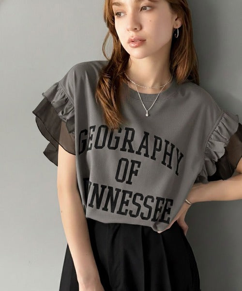 【mily bilet】可愛さふわり2倍増し！ ダブルフリル袖カレッジライクロゴゆるTシャツ mi1329036