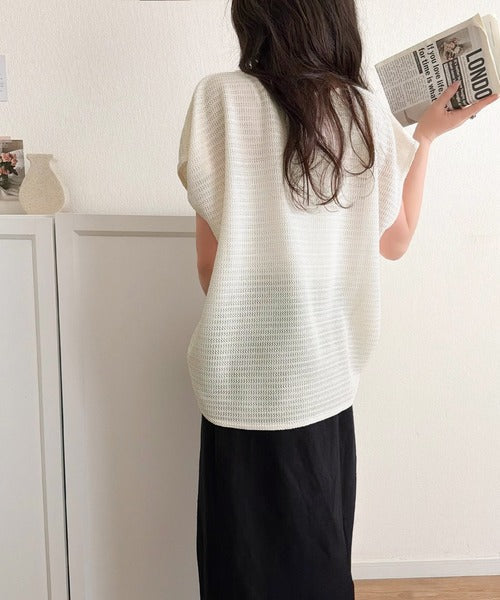 上品な透け感で華やかに決まる。レーシージャガード フレンチスリーブ ドルマントップス ce1260605