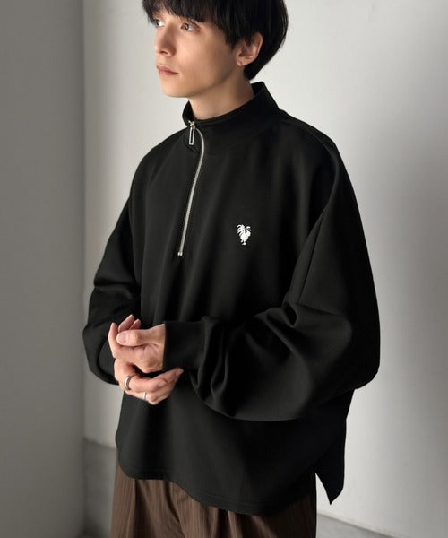 胸刺繍ダンボール素材オーバーサイズショート丈ドルマンスリーブハーフジッププルオーバー（長袖）／Chest Embroidered Double-Knit Oversized Cropped Dolman Sleeve Half-Zip Pullover co1010072