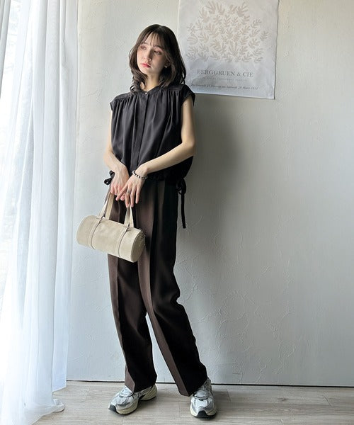 清楚感に大人の甘さをプラス。リボンヘムクロップドギャザーブラウス（ショート丈） ce1070134
