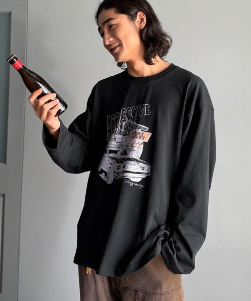 《JaVaジャバコラボ》ヴィンテージ感漂う綿100%クラシックカーグラフィックTシャツ（長袖） jo1150067