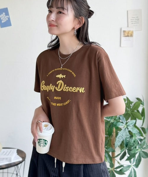 《JaVaジャバコラボ》刺繍とプリントが織りなす唯一無二のデザイン。綿100％おさかな刺繍Tシャツ jv1050359