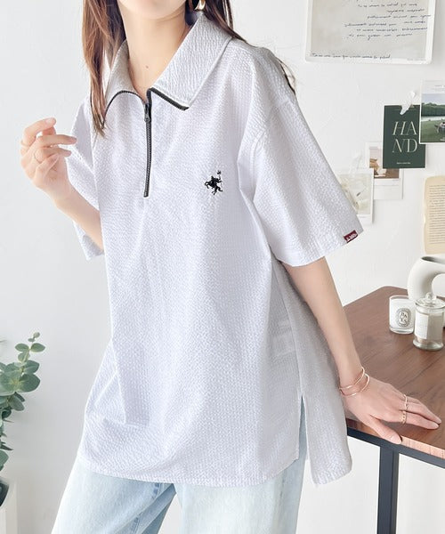 《Javaジャバコラボ》一点投入で好印象コーデ。胸刺繍サッカー素材ハーフジッププルオーバー jv1260175