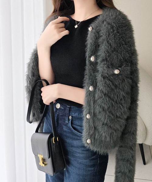 【mily bilet】大人可愛い、愛されニット。パール調ボタン使いキルティング風フェザーニットジャケット mi1359067