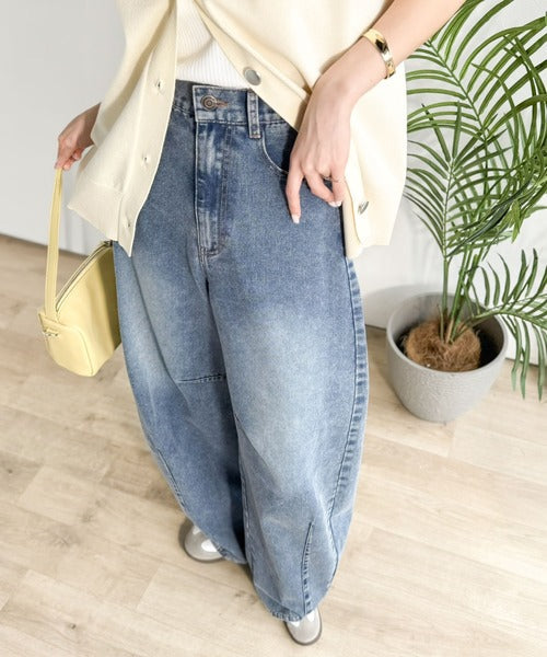 《JaVaジャバコラボ》ゆるっと可愛い、最旬シルエット。バレルレッグワイドカーブデニムパンツ jv1400004