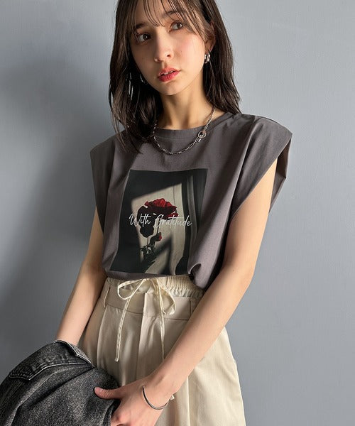シンプルなのに着映える！お花フォトプリントシルケット加工フレンチスリーブTシャツ ce1020197