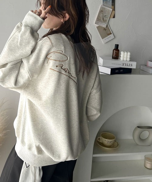 シーズンムード漂う。バック刺繍ロゴ裏起毛スウェットプルオーバー ce1260248