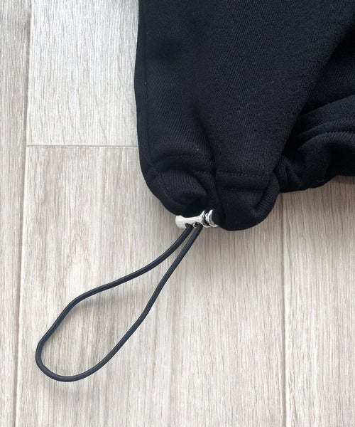 【mily bilet】大人のデイリートップス。裏起毛胸刺繍ハーフジップクロップド丈裾スピンドルスウェット mi1329007