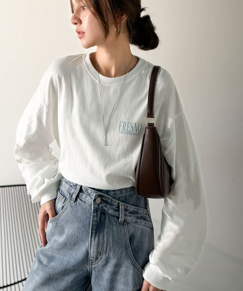 纏うだけで、洒落感アップデート◎綿100％ニュースペーパーロゴプリントオーバーサイズTシャツ ce1330046