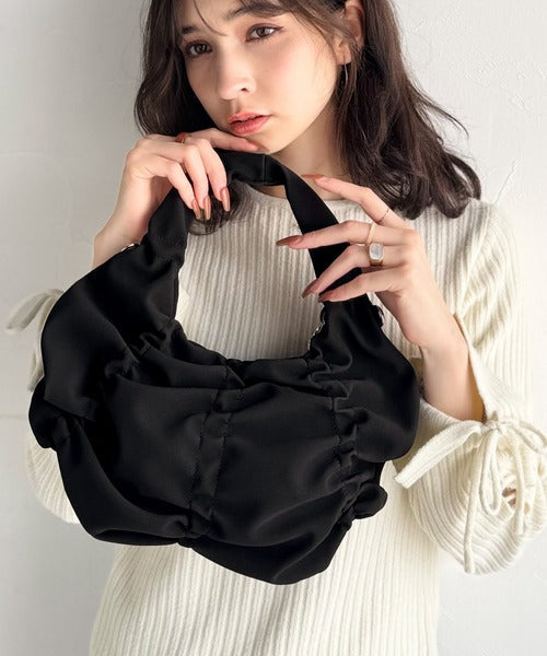 【mily bilet】2way仕様で、コーデ自在。スウェード風ギャザーデザインハンドバッグ mi1179072