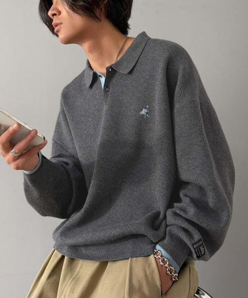 《JaVaジャバコラボ》ラフなのに、きちんと映える。配色スウェットライク胸刺繍入りポロ襟ニット（オーバーサイズ） jo1250005
