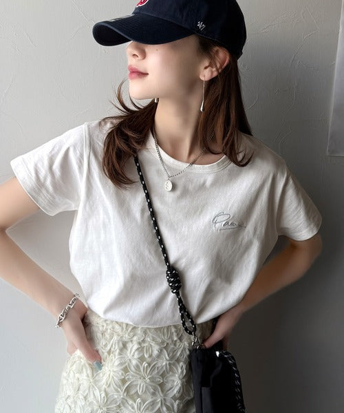【sustaina+】こなれ感たっぷり。オーガニックコットン100％胸元PAEAN刺繍Tシャツ(半袖) ce1260401