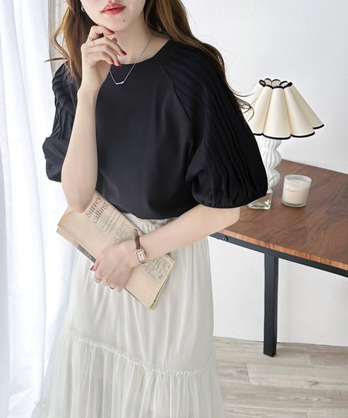 カジュアルな中にも上品さを。綿100%　袖山タックラグラン半袖Tシャツ ce1300007