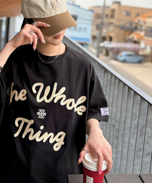 《JaVaジャバコラボ》】“トレンドを纏う”コード刺繍ロゴTシャツ(オーバーサイズ) jm1329032
