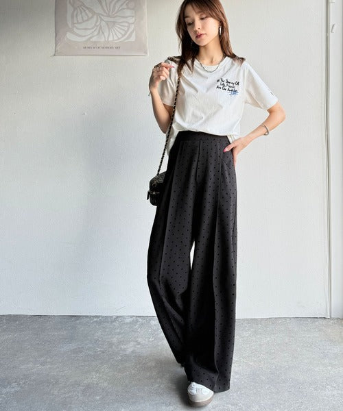 【sustaina+】アートのように刺繍が映える。オーガニックコットン100%らくがき風刺繍 無地＆ボーダー柄半袖Tシャツ ce1260396