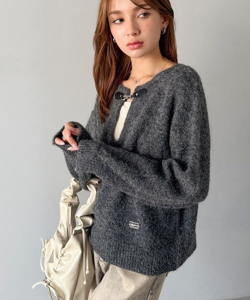 【mily bilet】癒しのモヘアタッチ。バックル使いVネックニット（長袖） mi1029138