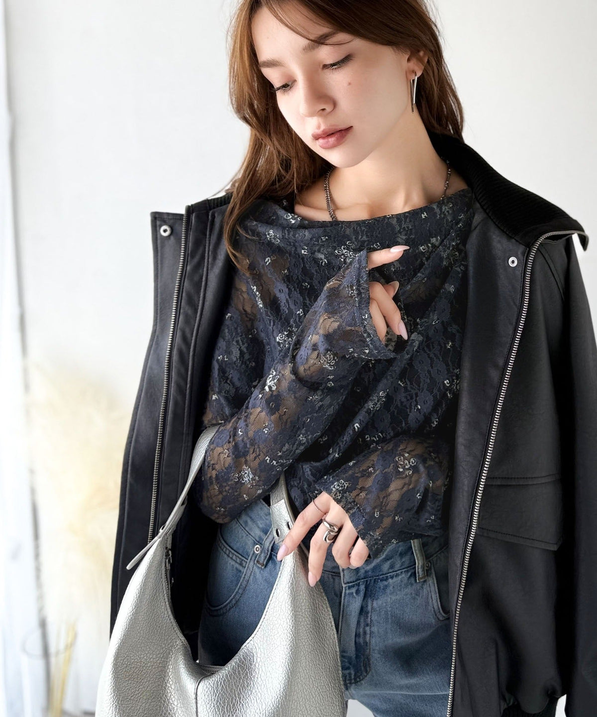 【mily bilet】甘さと上品さを叶える。着回し抜群な花柄レースフラワープリントドレープカットソー(長袖) mi1269005