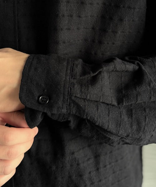 【Classical Origin】「凹凸感の存在感。」綿100％胸元刺繍入りドビー織シャツ（長袖）／Dobby Weave  Embroidered Shirt co1320003