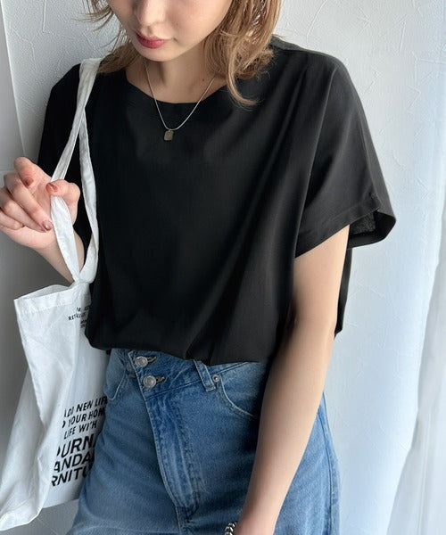ひんやり素材で涼しく快適に。こなれタックデザインの半袖フレンチスリーブカットソー。（接触冷感機能付き） ce1050264