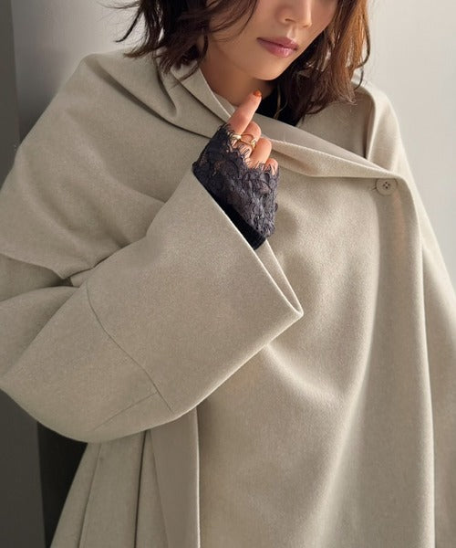 【Classical Evon】大人の品格ある装い。羽織るだけで「こなれた私の完成」ケープ付きフレアシルエットノーカラーメルトンコート（ミドル丈） ev1265088