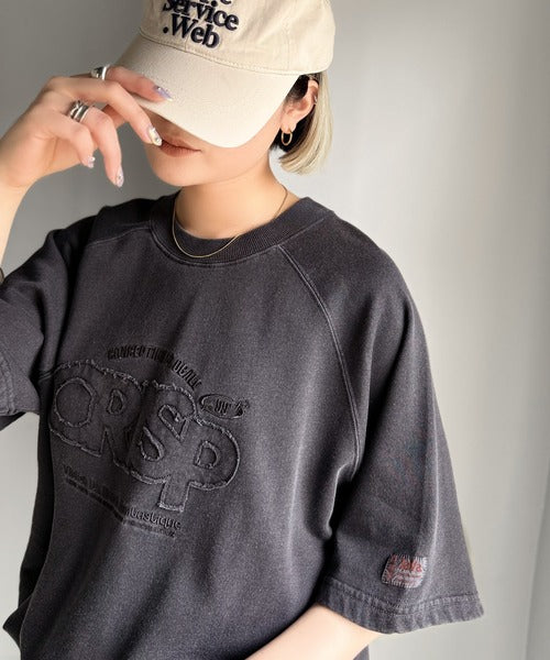 《JaVa ジャバコラボ》裾はドロストでお好みのシルエットに。ヴィンテージライクな半袖ロゴスウェット jm1029126